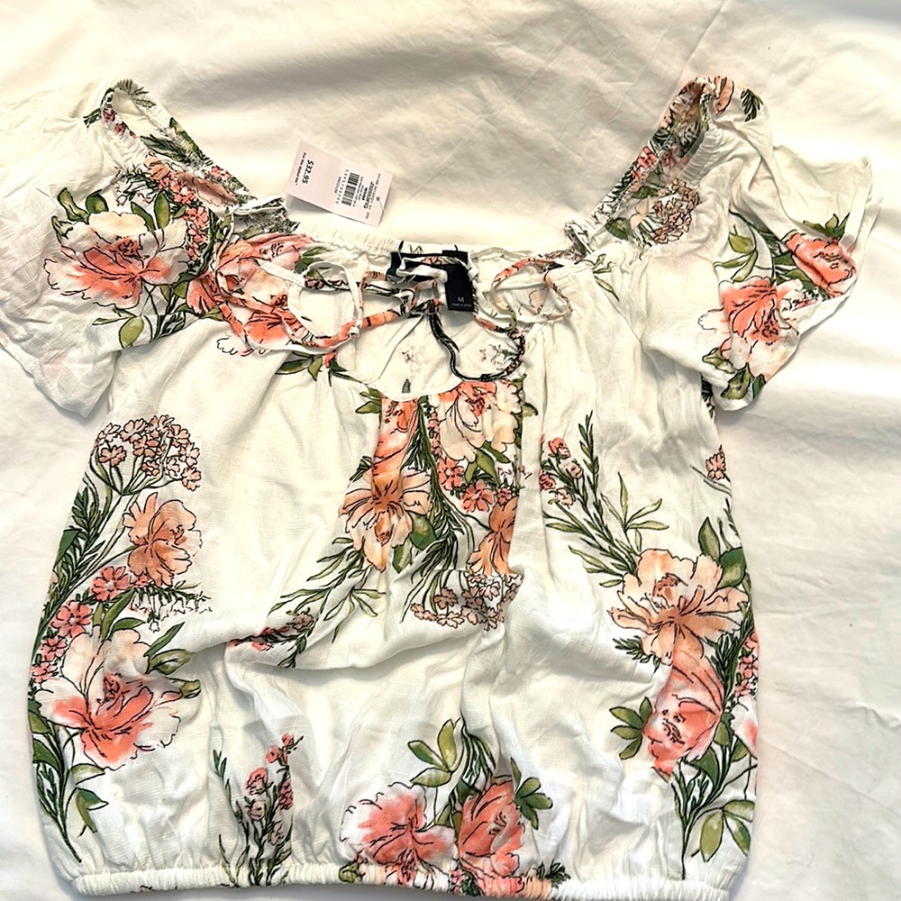 Day trip shirt from the buckle. Brand new never worn